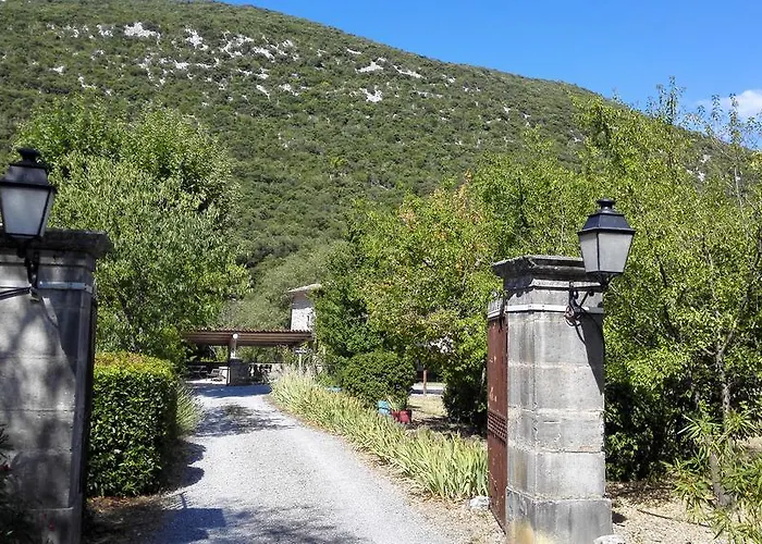 Domaine De Rochebelle Bed & Breakfast