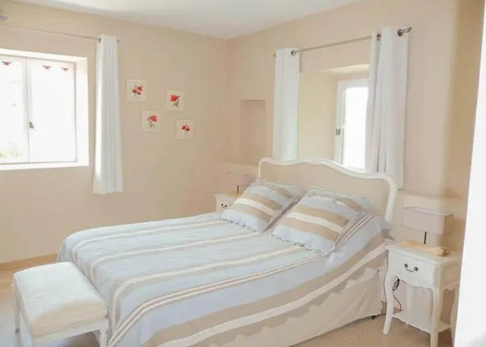 Domaine De Rochebelle Bed & Breakfast 4*