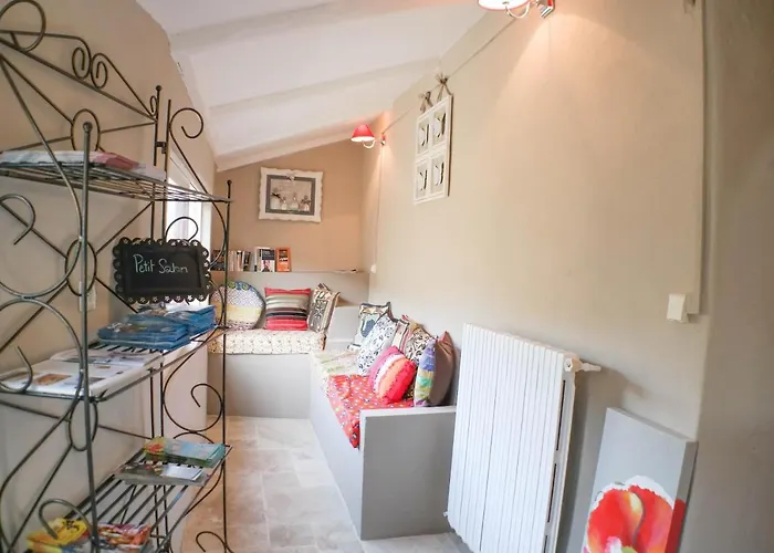 Domaine De Rochebelle Bed & Breakfast 4*